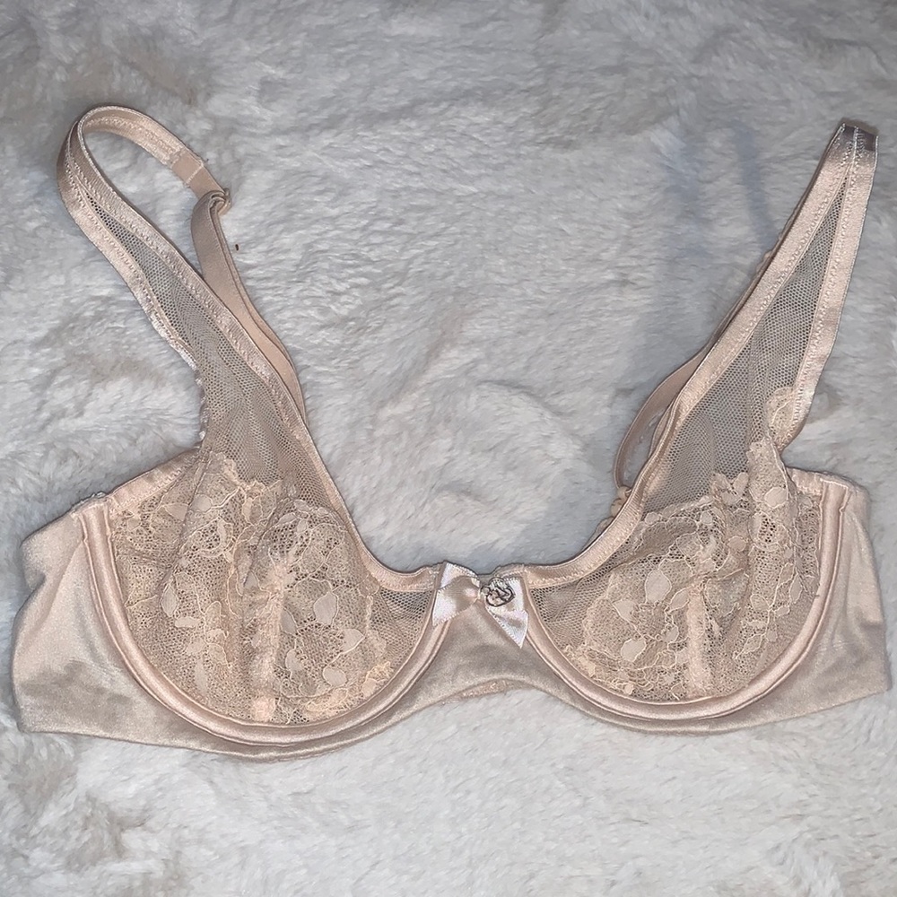 32B Victoria’s Secret body by Victoria unlined bra